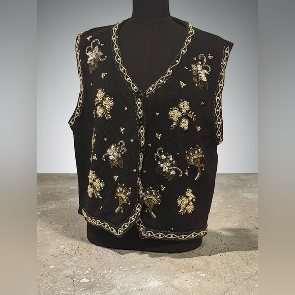 Yarnworks Tops - Vintage Yarnworks Black Beaded V-Neck Sleeveless Button up Vest